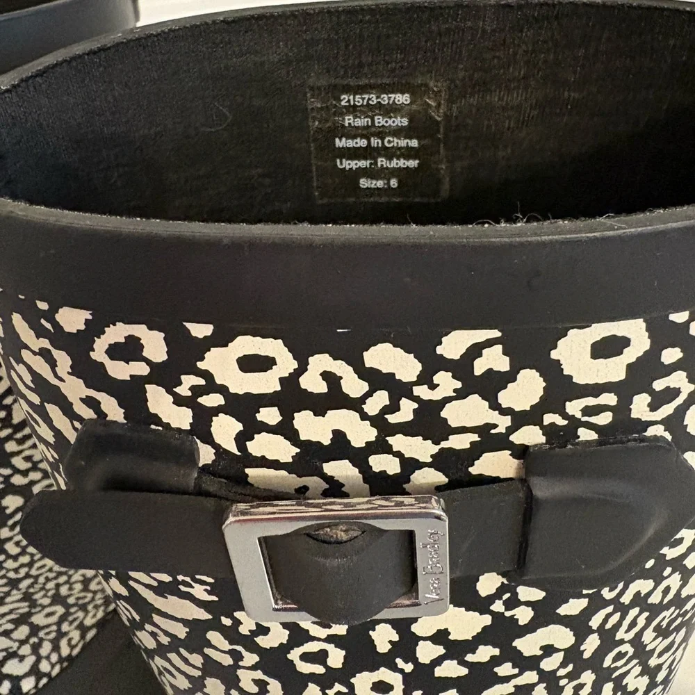 Vera Bradley Leopard Print “camocat” Tall Rain boots, Size 6 in Black and White
